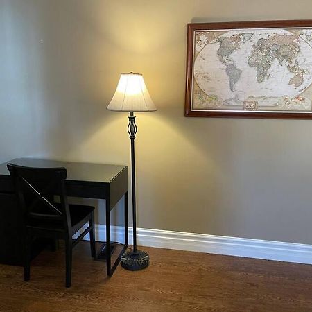Cozy 2 Bedroom Home In Chatham - Left Side 외부 사진