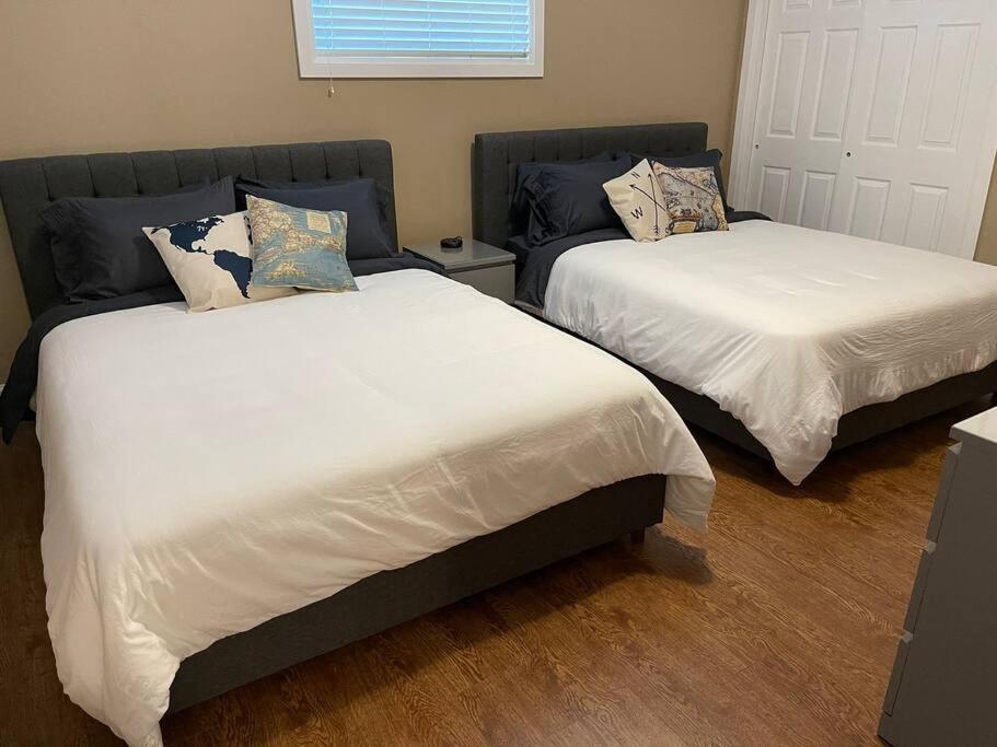 Cozy 2 Bedroom Home In Chatham - Left Side 외부 사진